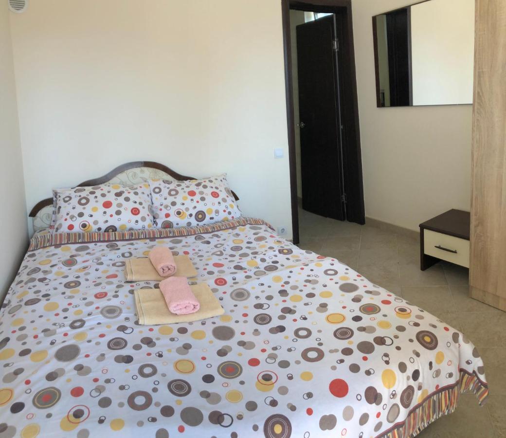Rafailovici Holiday Apartments Esterno foto