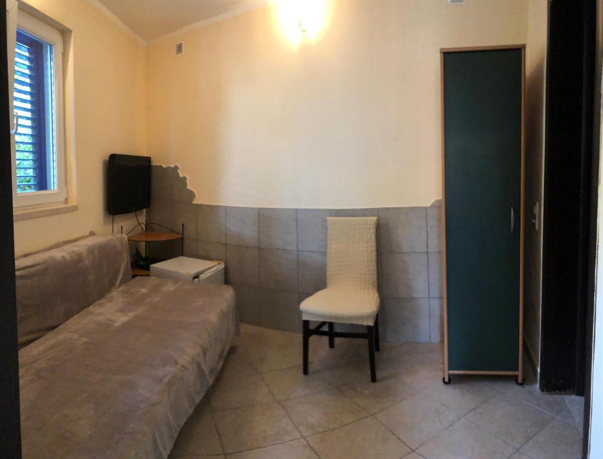 Rafailovici Holiday Apartments Esterno foto