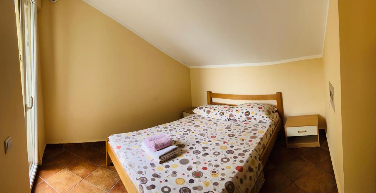 Rafailovici Holiday Apartments Esterno foto