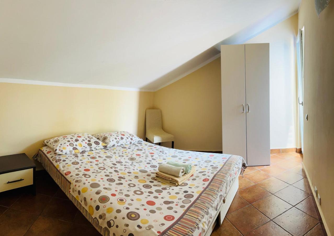 Rafailovici Holiday Apartments Esterno foto